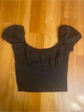 Hollister Black Puff Sleeve Crop Top